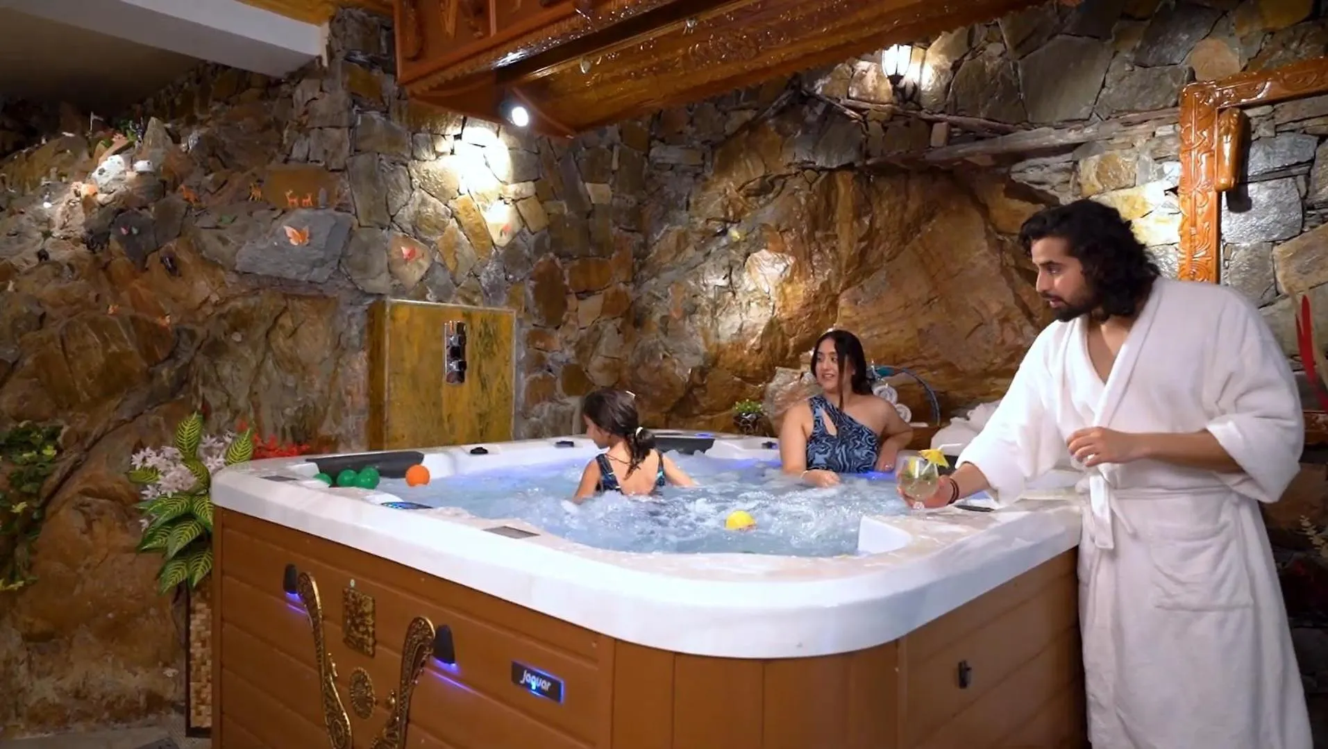 The Grandeur Suite In A Lakefront Luxury Villa Удайпур